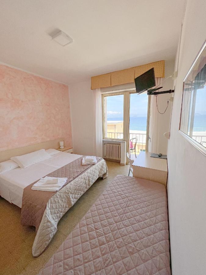 Hotel Ambassador Laigueglia Esterno foto