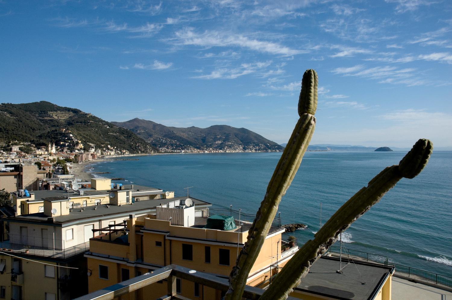 Hotel Ambassador Laigueglia Esterno foto