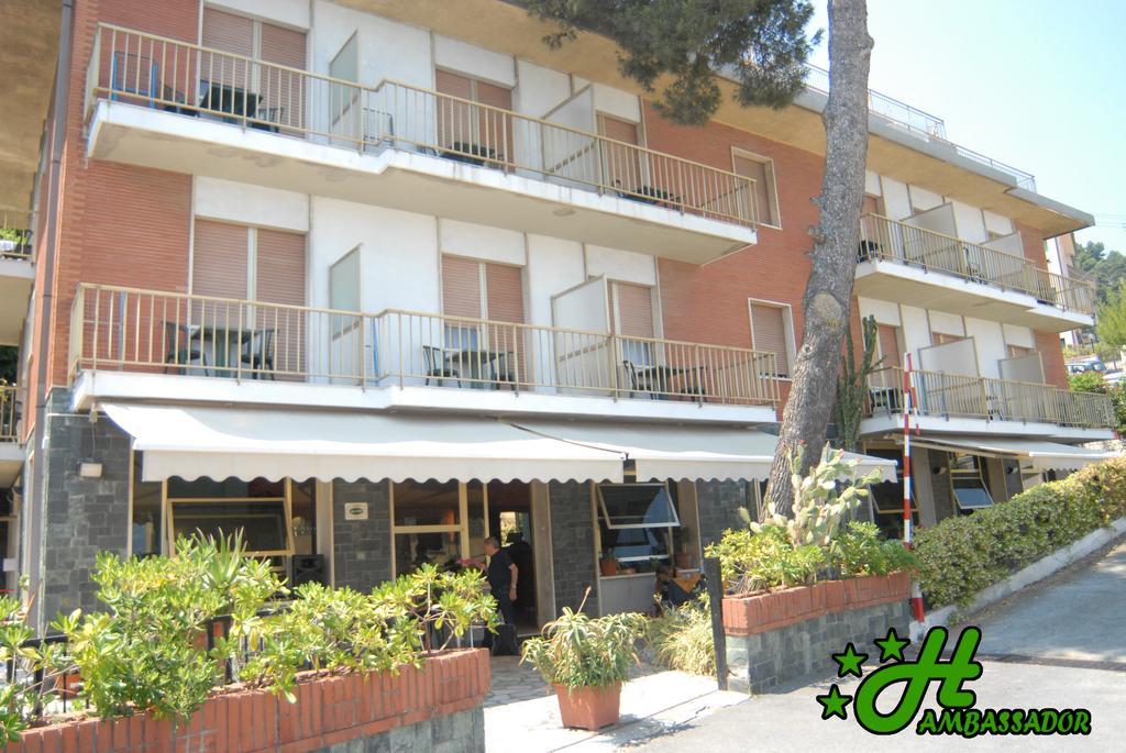 Hotel Ambassador Laigueglia Camera foto